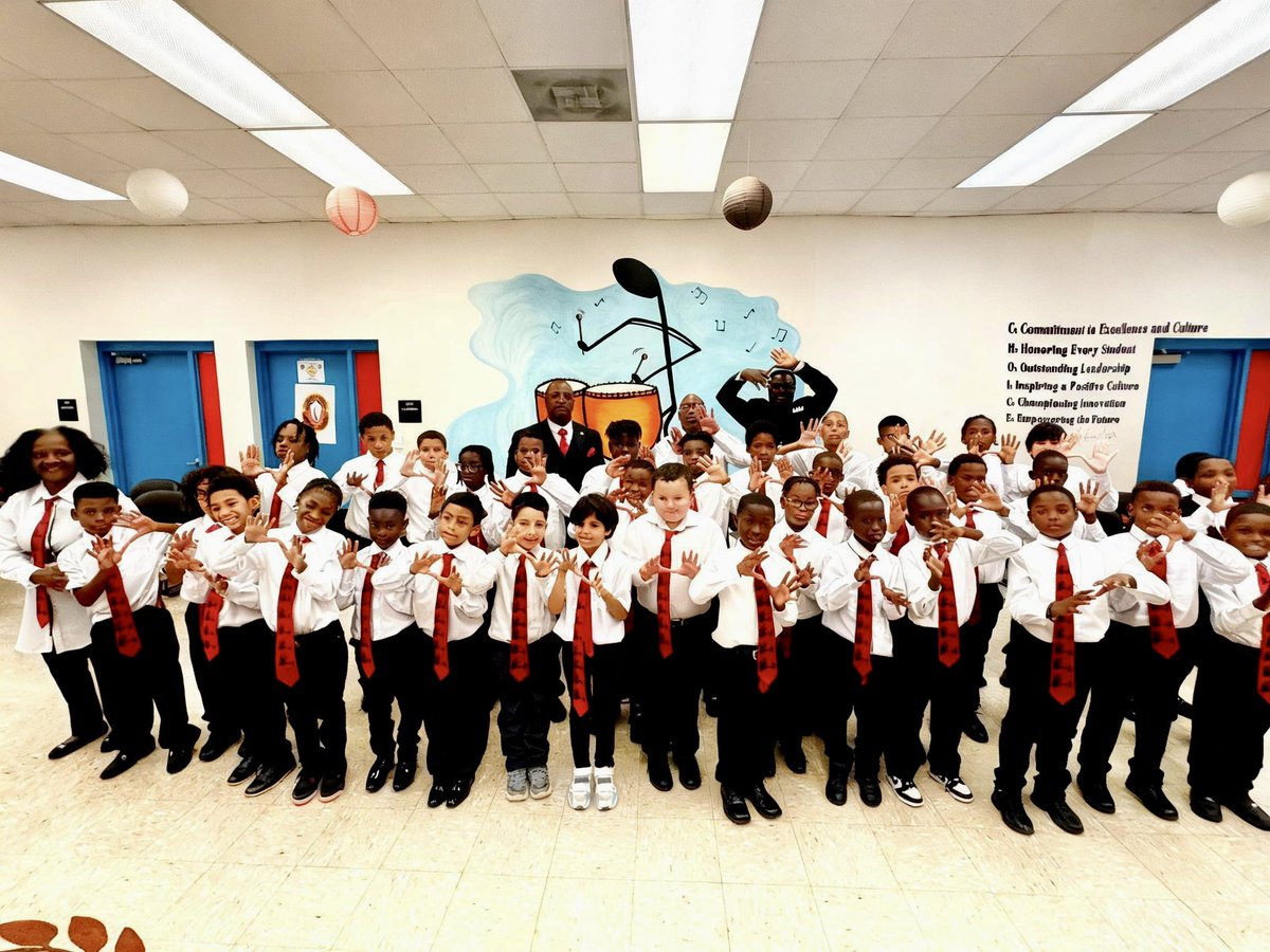 mscisely's tweet photo. 👔❤️🖤 Tying Ties, Building Leaders! Our 5000 Role Models pledged to lead with integrity and strive for greatness! Thanks to Mr. Wenze, Ms. Pierre &amp; Rev. Dinkins! #yourbestchoicemdcps https://t.co/kH0cmDmpQW
