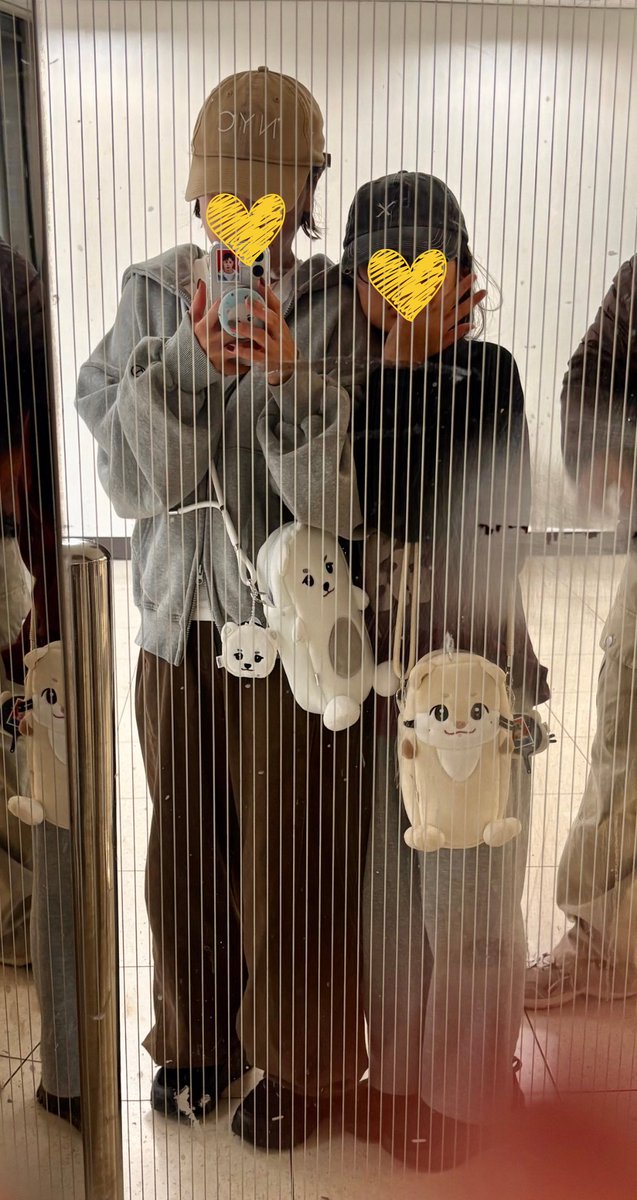 haruemong's tweet photo. 딸이랑 함께 넥스지 입덕하고
늘어나는 굿즈 커플템들💗
오늘도 커플템 장착하고 쇼핑하기
#NEXZ https://t.co/MdL1H5vImK