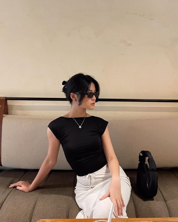 yorikoongln's tweet photo. Hidup cuma sekali, maka kakak dan adik ini harus GONG! 😎💅🏻

(Abaikan saja fotonya yg tdk cocok, yg penting super GONG dengan kacamata hitamya itu) https://t.co/oBMs62XvW3