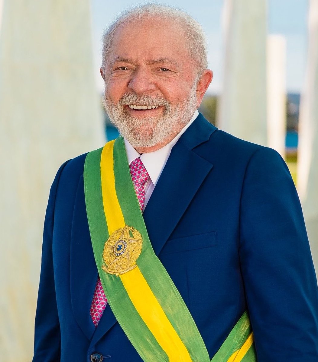 PortalBabados's tweet photo. 🚨Grazi Massafera reafirma voto em Lula e critica Flávio Bolsonaro: “Se tu é pobre, gay ou preto, tu não é arminha, você é a mira!” https://t.co/e7nkBjSy8N
