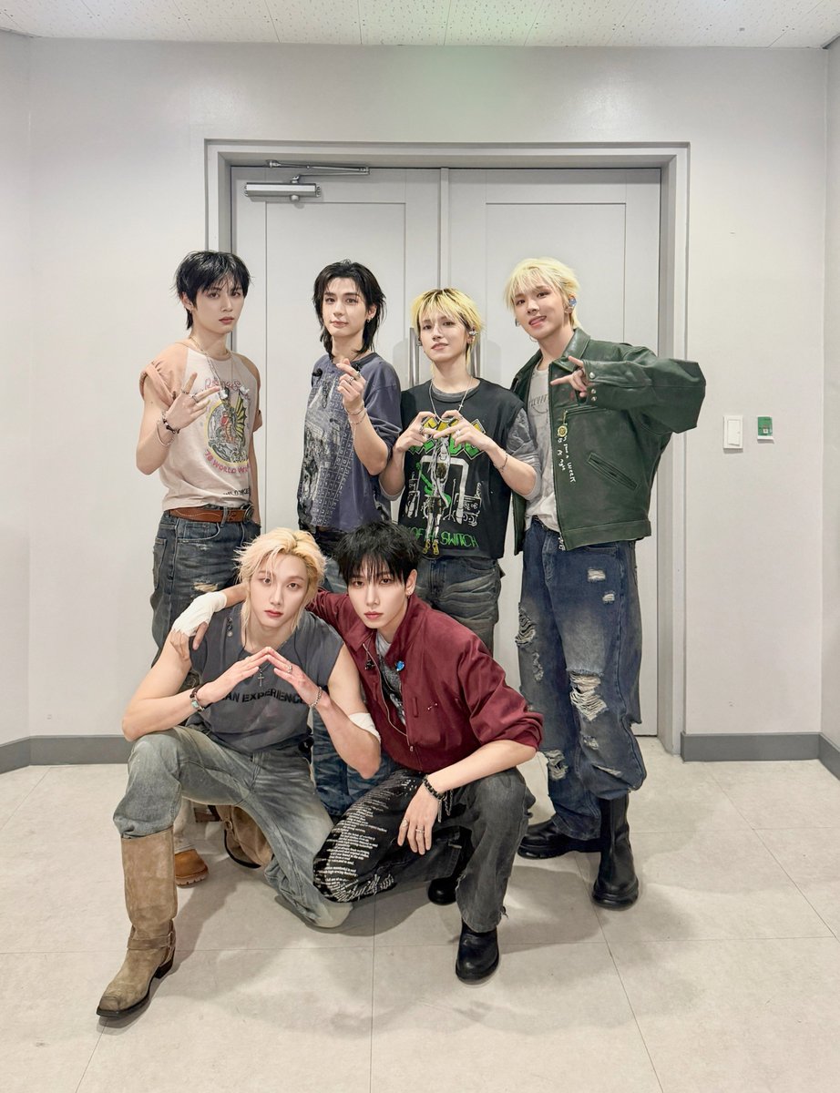 BOYNEXTDOOR_KOZ's tweet photo. 261019 [HOME: DELUXE] HOME Party🚪📸

#BOYNEXTDOOR #보이넥스트도어 #BND
#HOME_DELUXE
#BOYNOW https://t.co/UpLNNnci8h