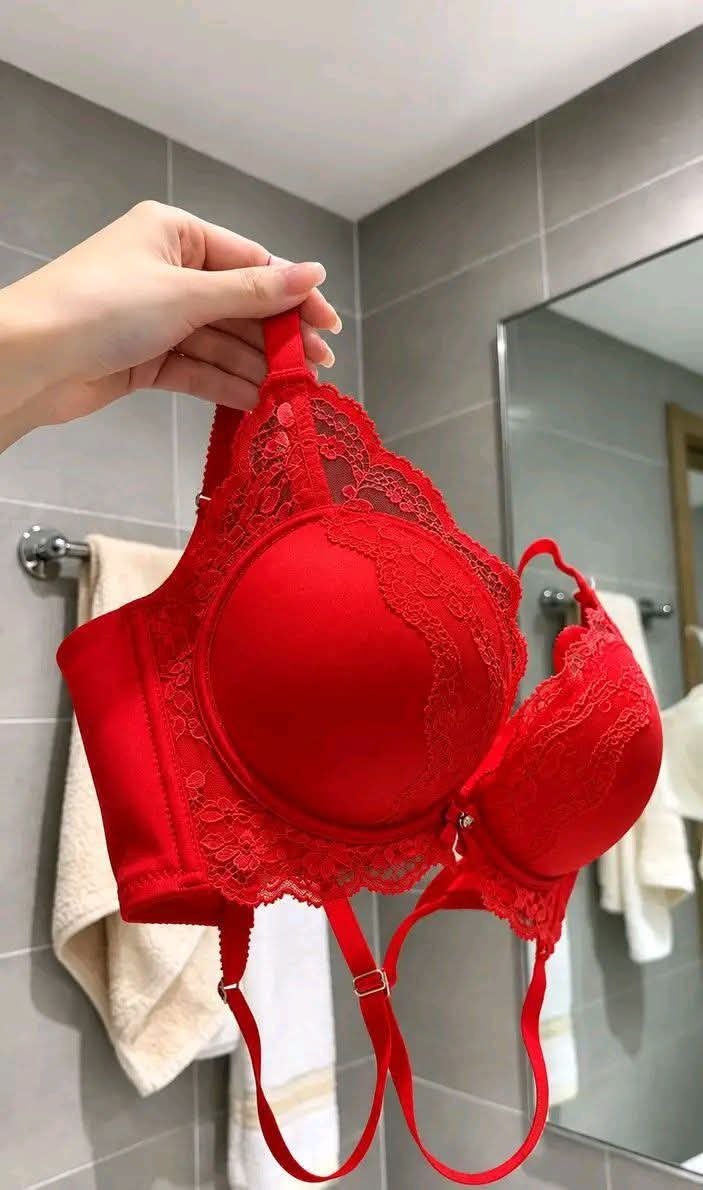 Muhamma46155173's tweet photo. girls what is your Favorite color?
And size? https://t.co/o5Ty2v0HPL
