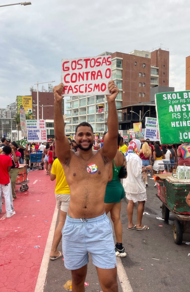 SongAboutJeff's tweet photo. Gostosos contra o fascismo. 
Pra cimaaaa. https://t.co/YrnpsTSMYW