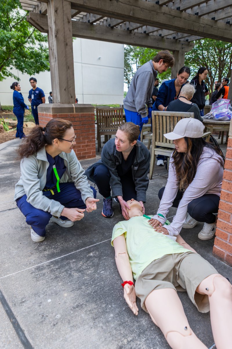 UTHealthHouston's tweet photo. Every second counts during cardiac arrest. 

In Ask the Expert, UTHealth Houston's Kevin Schulz, MD, shares lifesaving CPR steps: 

Call 911 
Start chest compressions 
Push 100–120 times/minute 
Use an AED if available 
https://t.co/yN4Pec7x7C https://t.co/gdbstdiGFa