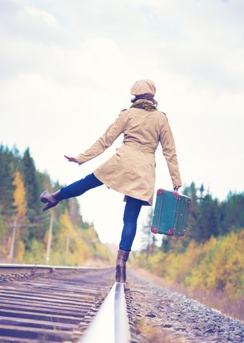 PeriodMagazine's tweet photo. Veel vrouwen hebben pas laat door dat ze in de perimenopauzetrein zitten – of  station #menopauze al zijn gepasseerd #overgang #perimenopauze #WereldMenopauzedag https://t.co/vV6gEHPBQA https://t.co/H5qJWug3g5