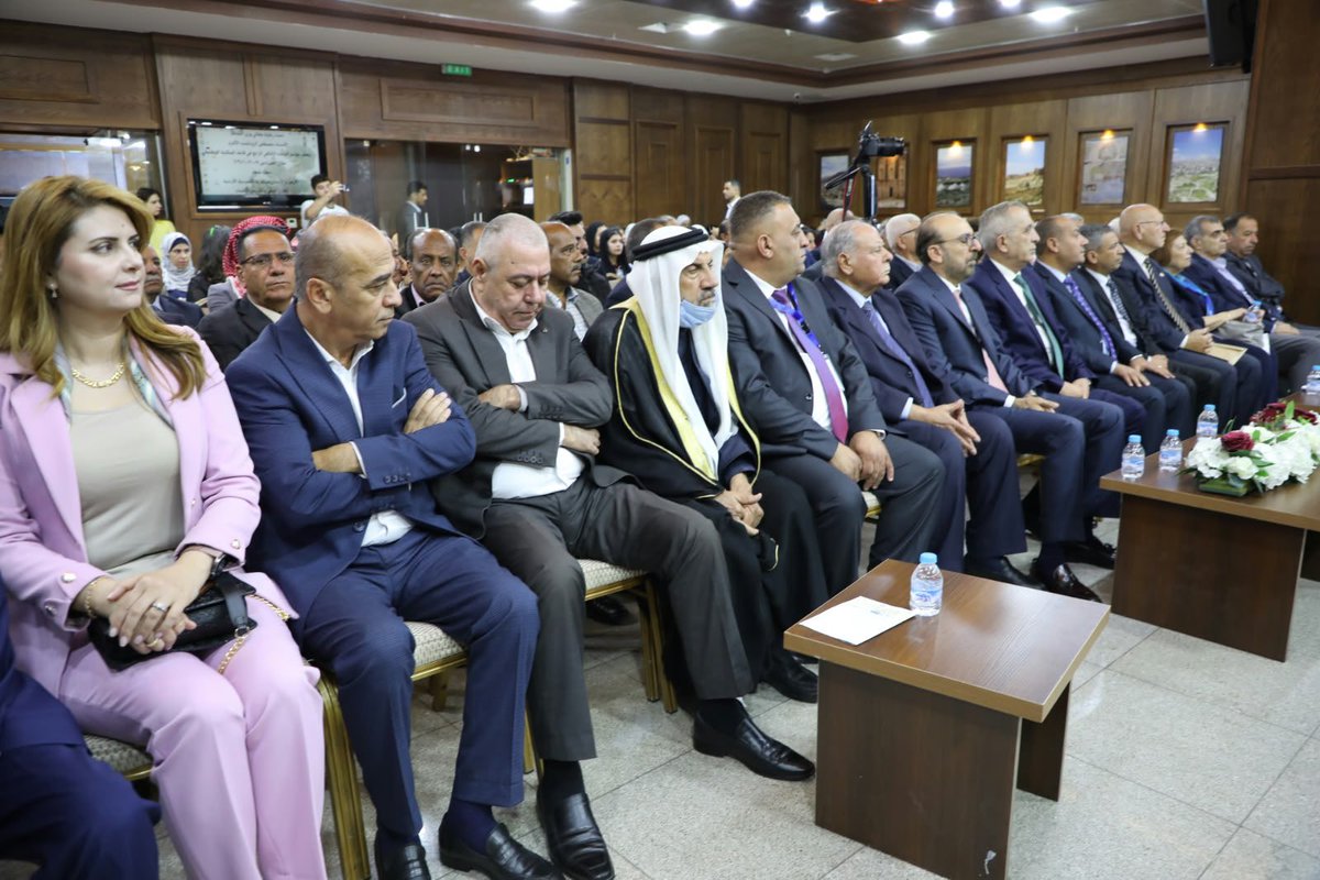 mostafa59625937's tweet photo. تشرفت صباح اليوم الاثنين في المكتبة الوطنية بافتتاح مؤتمر البلقاء الثقافي الرابع الذي نظمه منتدى السلط الثقافي وشارك فيه كوكبة من الأكاديميين والباحثين تحت عنوان: "الأرض والإنسان.. مرتكزات السردية الأردنية لتعزيز الوعي وتكريس الانتماء".. نعتز بتاريخنا العريق في امتداده عبر حقب غائرة في الزمان .. نوثق السردية الأردنية.. حكاية الأرض والإنسان للأجيال للارتقاء بالوعي وتعزيز الهوية الوطنية.