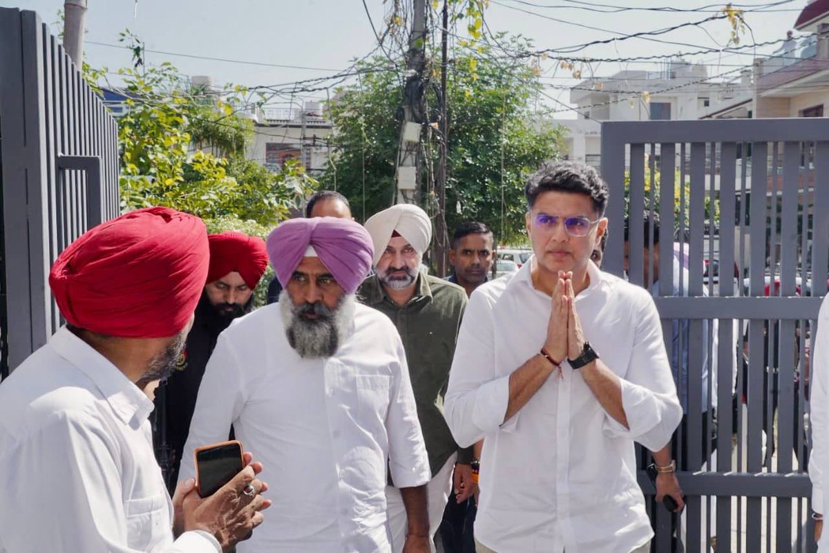 SachinPilot's tweet photo. Met the family of jeweller Shri Varun Mahajan, victims of a daylight robbery in Gurdaspur, where they were held hostage in their own home while gold and cash worth crores were looted.

People are no longer safe even in their own homes. Citizens, traders, and business owners are left worrying about the safety of their families, homes, and hard-earned savings.

We strongly condemn these incidents and demand that the AAP government move beyond mere statements and take concrete action to ensure the safety and security of the people.

@PargatSOfficial @Partap_Sbajwa @CHARANJITCHANNI @RajaBrar_INC @Sukhjinder_INC @VijayIndrSingla @barinderpahra @SurajThakurINC @Dalvi_INC @INCIndia @INCPunjab