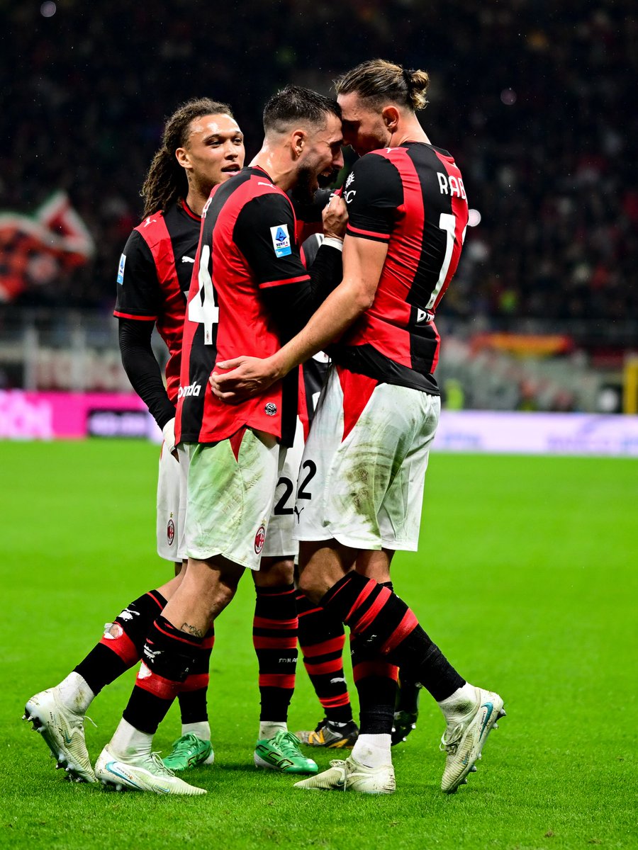 MarioGila00's tweet photo. GRAZIE SAN SIRO! ❤️🖤
@acmilan https://t.co/3F3LAWRyme