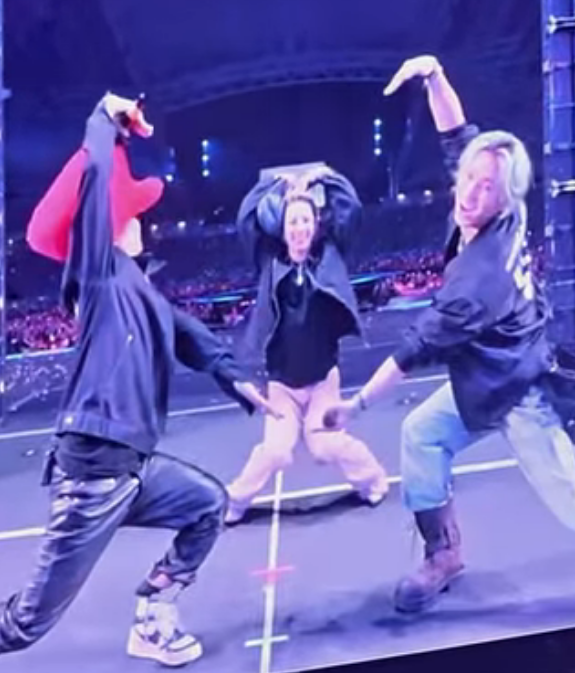 DolDolgoraebab's tweet photo. #BIGBANG #2026MAMAVOTE 
비뺑 사랑해💛
븨앞 투표해💛 https://t.co/KyGeECyd2C
