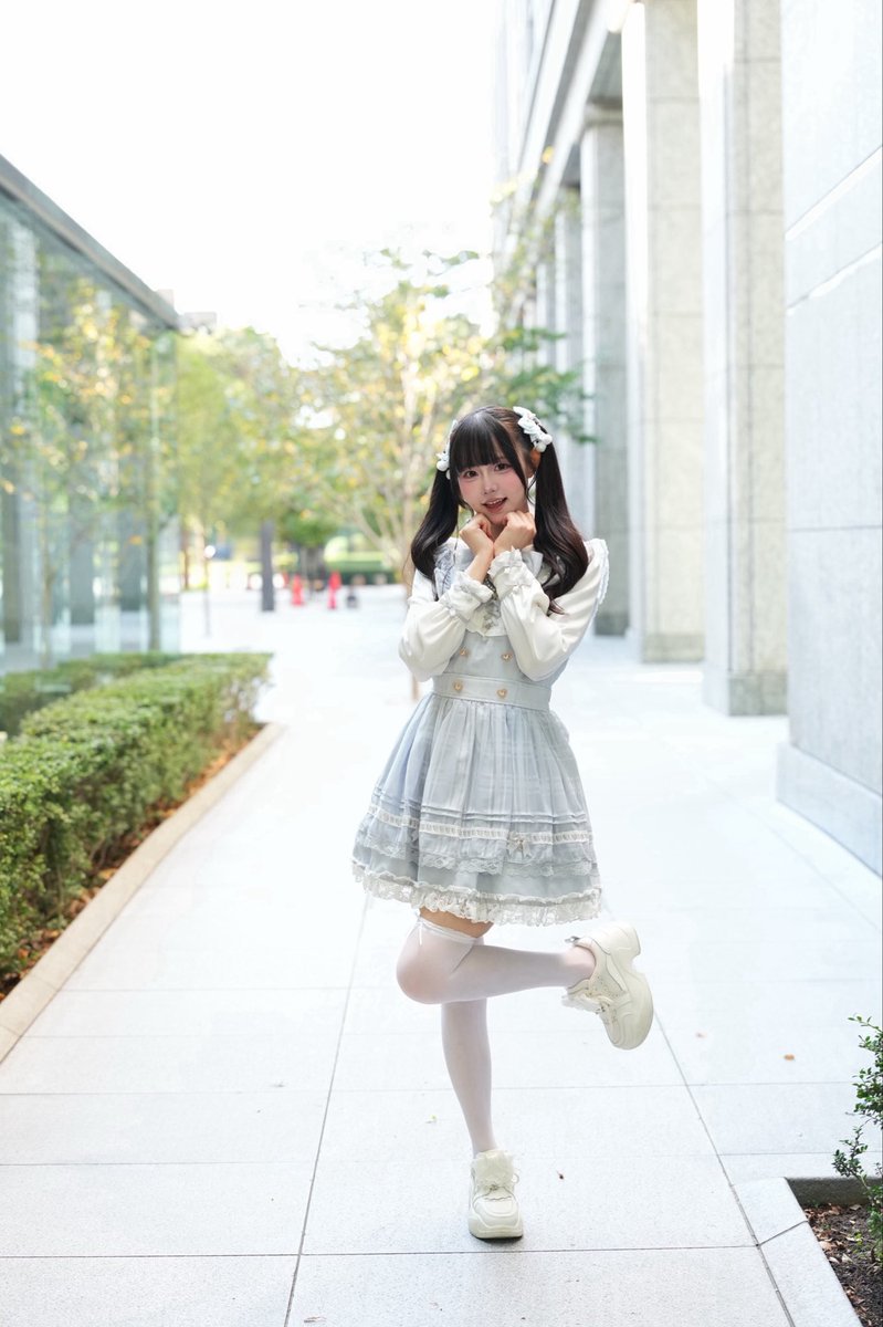 rumika_minase's tweet photo. 💎るみかのこと、
もっと知ってもらいたいので
好きなもの紹介〜！！૮₍ ˶>ᴗ<˶ ₎ა ☁️

かわいい🎀ものと
キラキラ✨したものがだ〜いすき！💎
お洋服もいっぱい持ってます♡
日本に引っ越してきたときの荷物は、なんと54箱！！📦📦📦
自分でもびっくり〜！！૮₍ ˶꒪д꒪˶ ₎ა

サンリオはシナモロール推し☁️🩵
スマホケースもほぼ
シナモンです૮₍ ˶ᵔ ᵕ ᵔ˶ ₎ა
気づいたら身の回りがシナモンだらけ…！ww🫶🏻

そしてそして！
甘いものは毎日の必需品！大事！
🍮🍰🍫🧋
エッグタルトとケーキ、プリン、チョコ、アイス、シュークリーム…
好きなものが多すぎて選べない〜！！૮₍ ˃ ⤙ ˂ ₎ა♡
おいしいものを食べてる時間ってしあわせ…૮₍ ˶๑> ᵕ <๑˶ ₎ა

フルーツはドラゴンフルーツ🔥、スイカ🍉、梨🍐、桃🍑、ブルーベリー🫐が好き！
ごはん系ならエビフライ🍤、玉子焼き🥚、火鍋🥘、カレー🍛！！
おいしいものならなんでも食べたくなっちゃう…૮₍๑•̀ㅁ•́๑₎ა💕

日常や自撮りは #るみピカ 📸✨
おいしいものは #もぐみか🍴😋
で投稿する予定ですっ！💗

みんなのおすすめグルメも知りたいな〜！！૮₍ ˶˃ ᵕ ˂˶ ₎ა💓
おいしいものいっぱい教えてねっ！♡