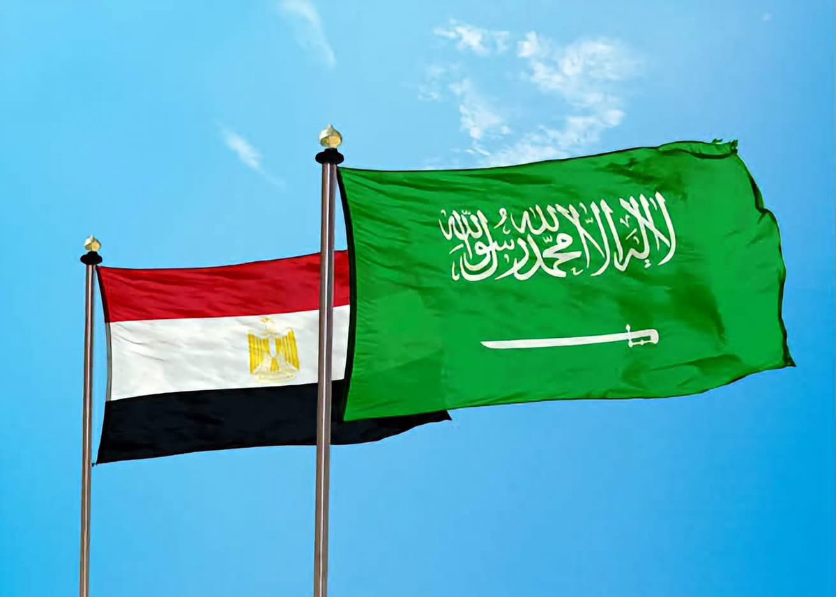 l_4o7's tweet photo. @mamdouh4729 حفظ الله البلدين ❤️
وتظل رايتهم في عنان السماء 
وملعون أبو الأخوان والحوثيين والصهاينة وكلابهم من العرب 😁 https://t.co/hX97GA3LZh