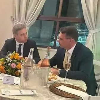 BrasilPost13's tweet photo. Ala do TSE vê manobras de Nunes Marques e Mendonça para evitar derrota de Flávio Bolsonaro.

Nunes Marques interrompeu três julgamentos quando A campanha de Lula já tinha maioria favorável para retirar publicações contra o petista.  🤮

Não Vão Nos Calar, #LULA13JÁ ...  💪     👇 https://t.co/J2pPFtbDtl