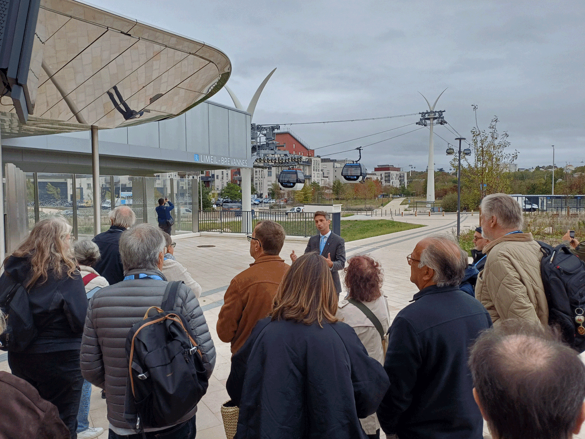 TransdevIDF's tweet photo. 📣L'@AMIF_asso avec @s_beaudet @Ocapitanio94 et +40 élus des départements 77, 78, 91, 92, 93, 94 et 95 en visite sur le Câble C1 que nous exploitons sur @MarneSeine_IDFM pour @IDFmobilites !
🚡Voyage à bord, découverte des 5 stations, présentation des spécificités et du garage https://t.co/H72XMHiAaB