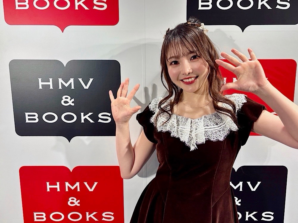 HmvBooksShibuya's tweet photo. 【#麻倉もも】

昨日「Momo Asakura Best Album “relier”」
発売記念 リリースイベントを開催🍑

記念のお写真とサイン色紙をいただきました📸

またのイベント開催お待ちしております🙌💫 https://t.co/fokTdwXWxC