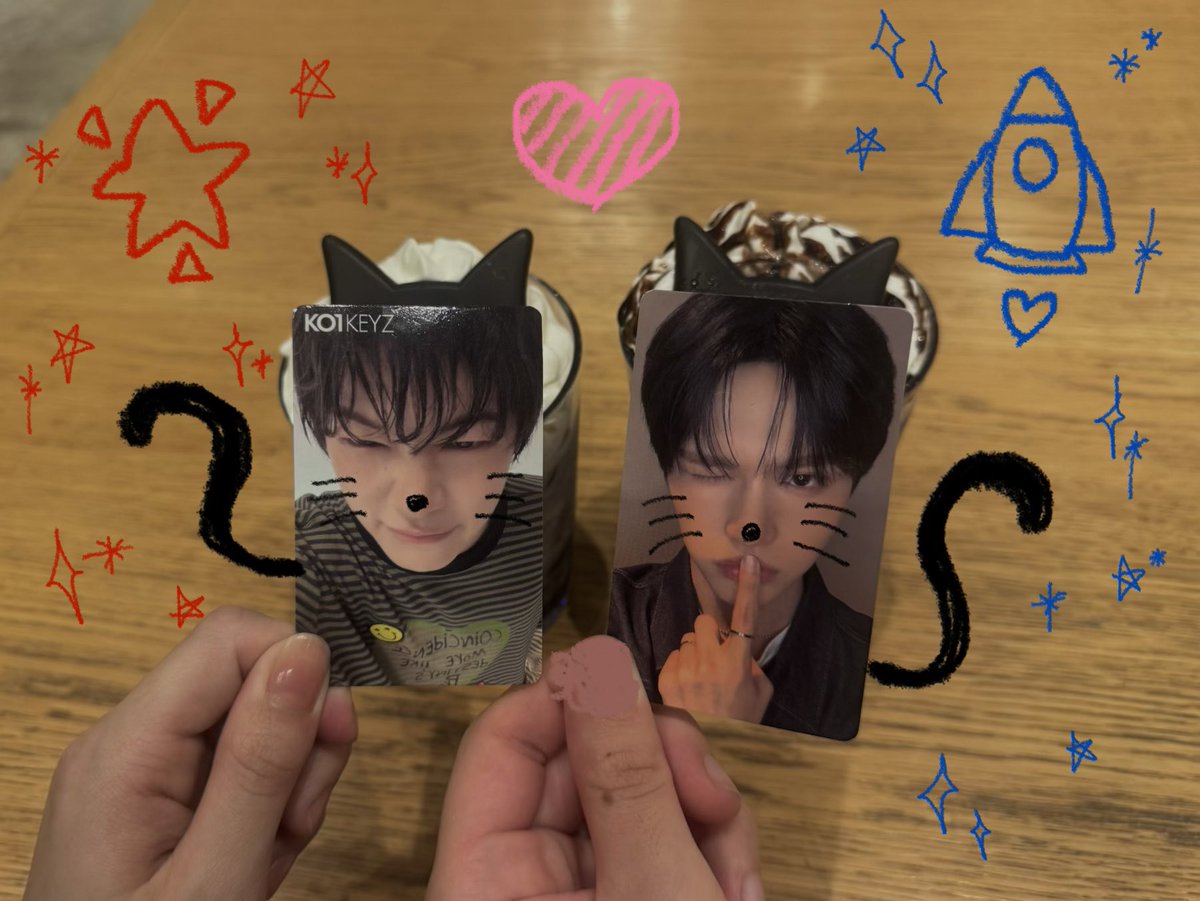 nligsb's tweet photo. らくがきしてごめんね(^_−)−♡
NEKOが似合いすぎな結蘭と康祐🚀🌟
ゆらすけ世界一かわいいよ~~~~

これ考えてくれた方 ネ申がとう✨ https://t.co/zcVF52X9hJ