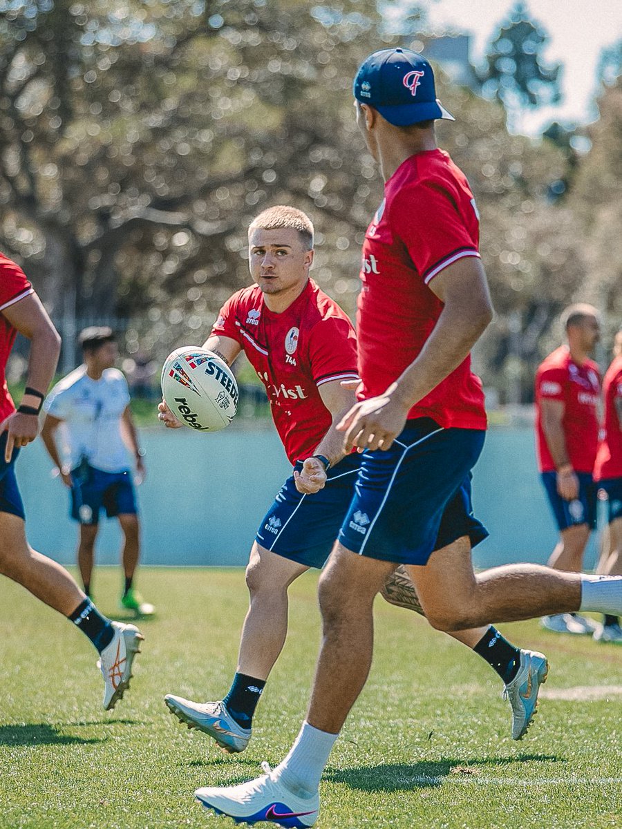 TOXIII's tweet photo. 𝐍𝐨𝐬 𝐎𝐥𝐲𝐦𝐩𝐢𝐞𝐧𝐬 𝐞𝐧 𝐄́𝐪𝐮𝐢𝐩𝐞 𝐝𝐞 𝐅𝐫𝐚𝐧𝐜𝐞 🇫🇷

Semaine de match pour nos Bleus ! 🔥
L’Équipe de France fera son entrée en lice à la Coupe du Monde (@rugbyleaguewcup) ce vendredi face aux Samoa 🇼🇸, à 8h45 (heure française).

📺 Une rencontre à suivre en direct sur la plateforme @PremSportsTV.

Allez les Bleus ! 💙🇫🇷

#TOgether