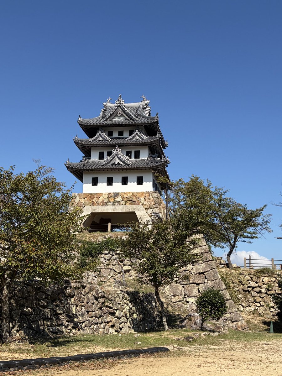 RKitahama's tweet photo. 10/10〜11
淡路島旅行

初めて訪れた淡路島。
海と空の青さに感動し
観光を楽しめました✨

高校の同級生と一緒に行けて
楽しかった！
ありがとう😊

#淡路島 #旅行 https://t.co/2efo2R9Z53