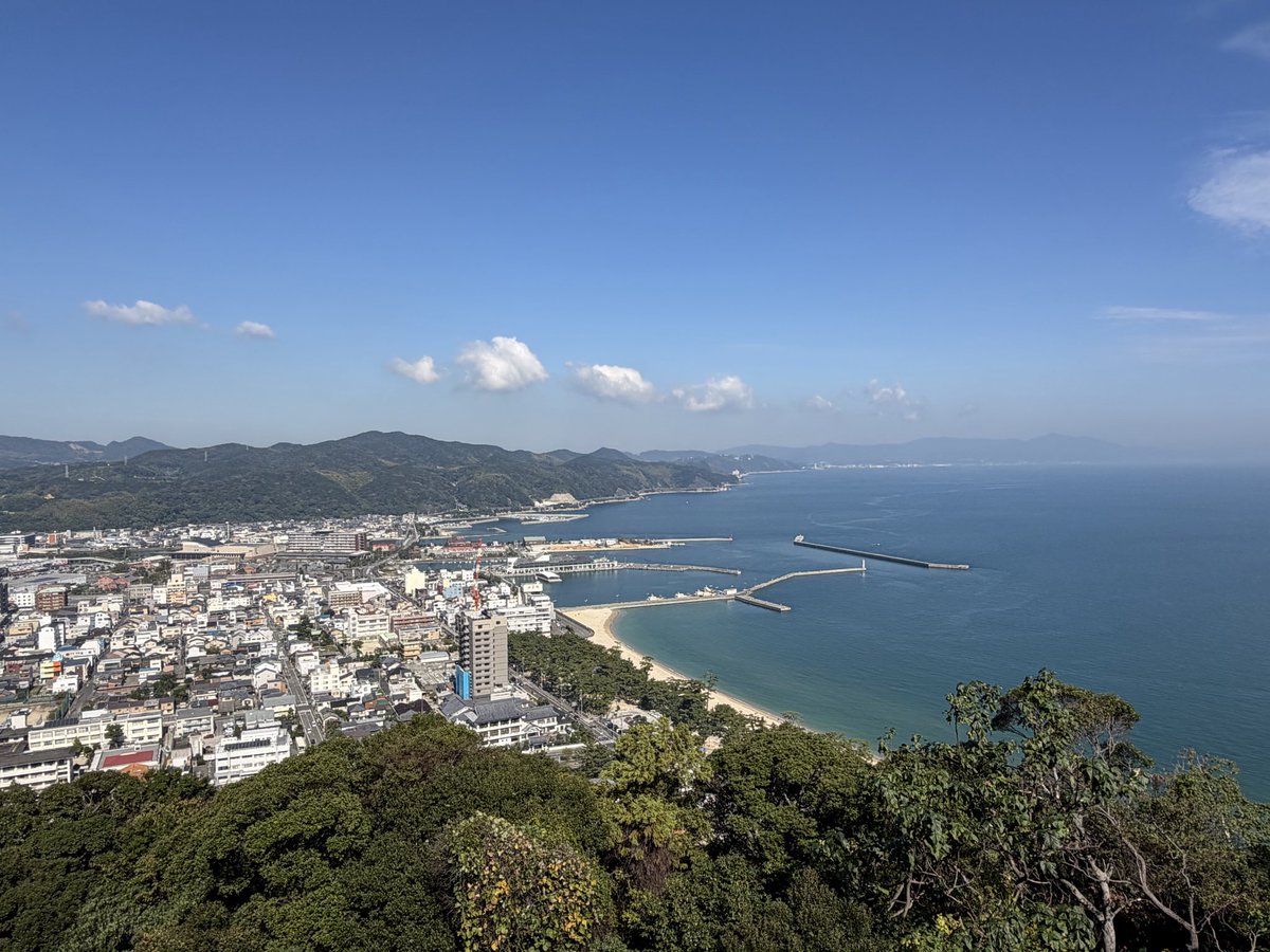 RKitahama's tweet photo. 10/10〜11
淡路島旅行

初めて訪れた淡路島。
海と空の青さに感動し
観光を楽しめました✨

高校の同級生と一緒に行けて
楽しかった！
ありがとう😊

#淡路島 #旅行 https://t.co/2efo2R9Z53