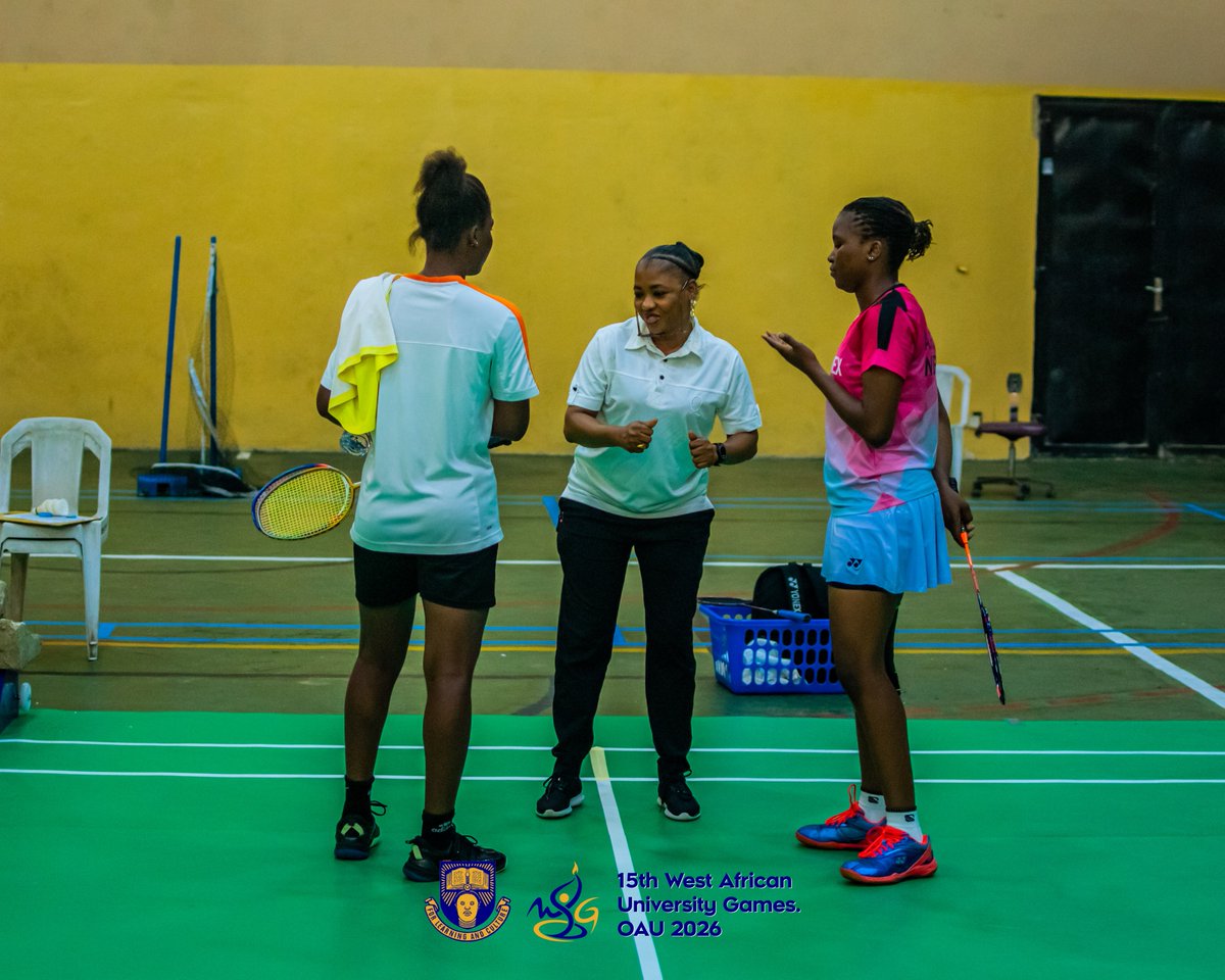 OAUniversity's tweet photo. Excerpts from the Badminton game on Day 6. From the male singles to the female singles to the Doubles, everyone gave their best.

#WAUG #BADMINTON #MALE #FEMALE #SINGLES #DOUBLES #DAY6 https://t.co/9SKQ0LmP8I