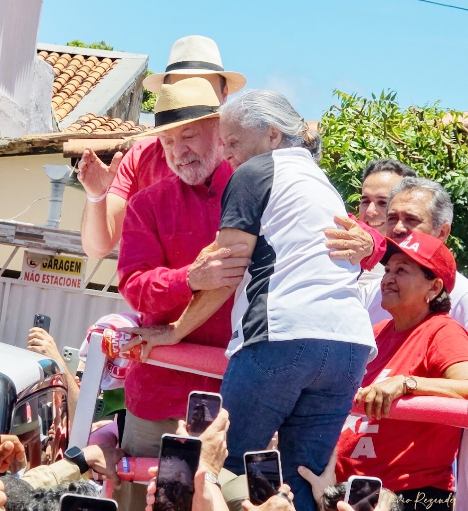 flavioldrezende's tweet photo. @LulaOficial em Natal - fotos @flavioldrezende #LULA13JÁ #Lula2026étetra #LulaPresidenre #lulala #LULA13JÁ #LulaContraBarbárie #LulaNoCoraçãoDoPovo #LulaReeleito2026 #luisinacioluladasilva #lulaemnatal https://t.co/W5gOuQNjAP
