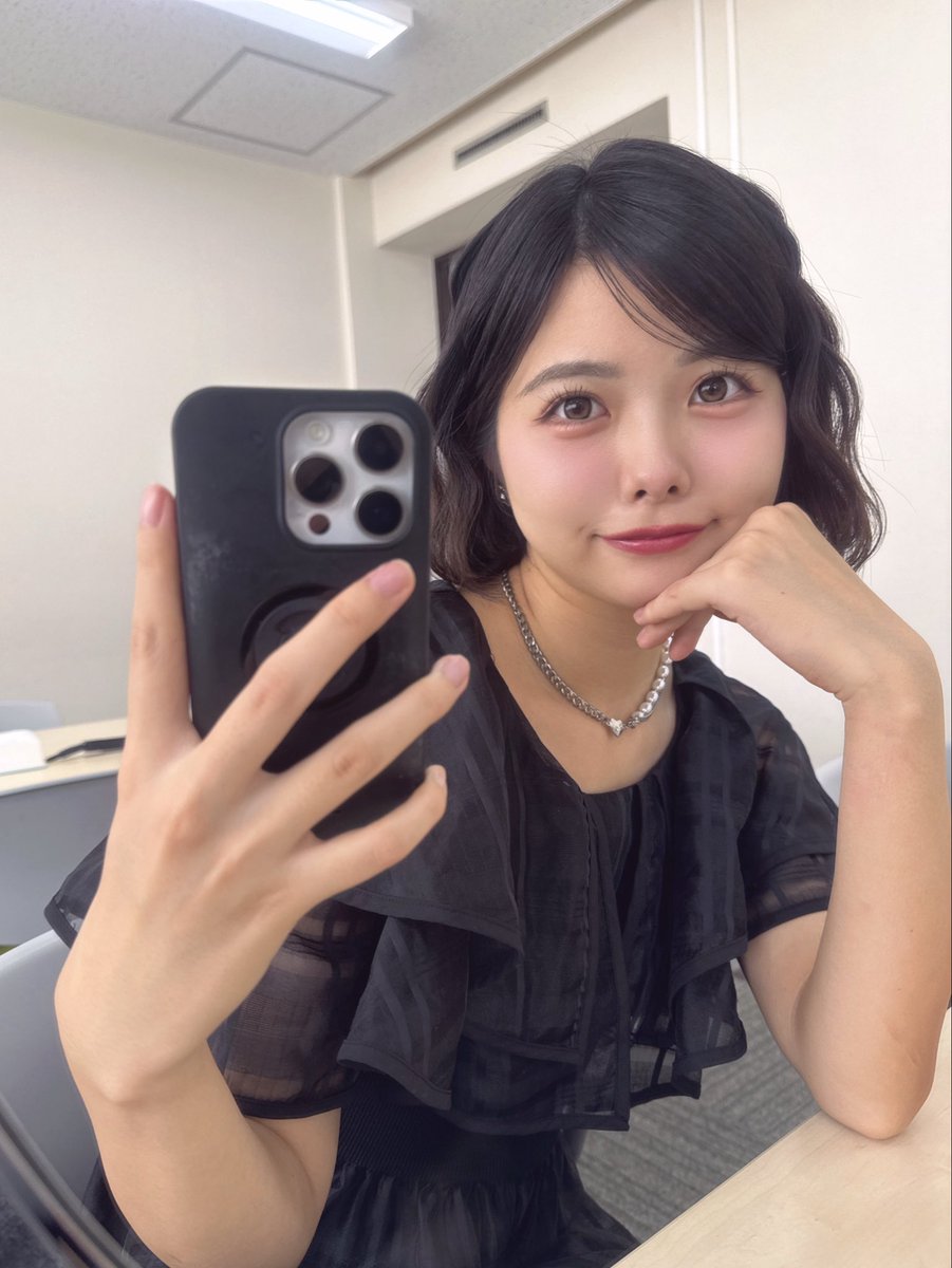 _arnhmk_'s tweet photo. 今日、結婚式に参列してそうってめっちゃ言われたけど、結婚式に黒って良いのん？ https://t.co/wPl6JoXf0S