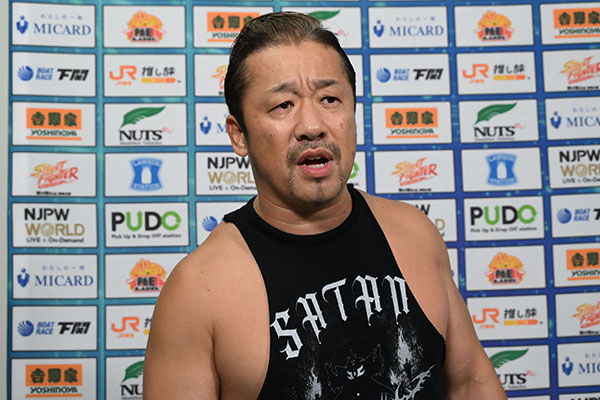 njpw1972's tweet photo. タイチ「金丸、そんなんじゃねえだろ、テメーは？テメー、いつからそんなヤツになったんだよ？誰に吹き込まれた？洗脳されてんのか？」

金丸「オイ、タイチ、テメー、しつけえんだよ、コノヤロー！オイ、どっちが変わったかって？テメーだろ」

全文
https://t.co/xeHVdOYsyX

#njkopw https://t.co/yAEdJjUqT9