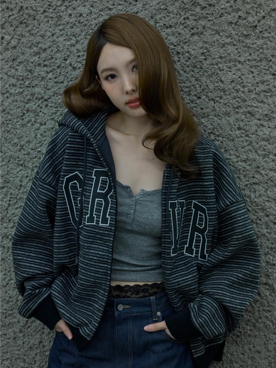 godmitzu's tweet photo. NAYEON FOR GROVE 2026 WINTER COLLECTION https://t.co/b1kaS3c1fO