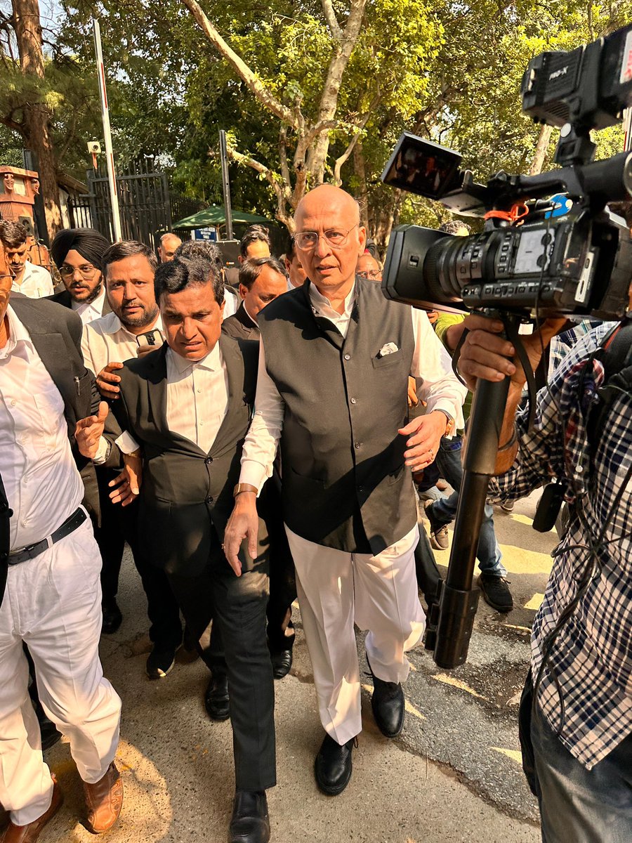 DrAMSinghvi's tweet photo. Chalo Delhi!

At March for Democracy from Supreme Court to Barakhamba. https://t.co/V0XNdX7bXt