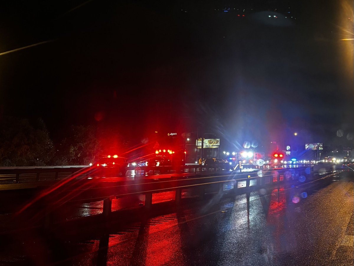 wdeltfx's tweet photo. Serious crash: 95 NB at 420 in #Delco
#netde #wdeltrafficwatch #DETRAFFIC #DelawareTraffic
PC: @rachelsuga_news https://t.co/HQSjaOoUaI
