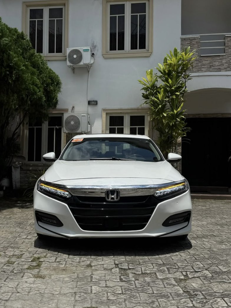 JimmyAnimashaun's tweet photo. 2018 Honda Accord Touring For Sale 

Status: Foreign Used 

Spec: 1.5L 4-Cylinder turbocharged Engine | 192HP | MoonRoof | HUD | BSM | Park Assist | Lane Assist | Proximity Sensor | Heat Seat & Steering | Apple car play

Price: N29,500,000
Location: Lagos, Nigeria

Accident Free 

DM for more Info @RevverseDirect