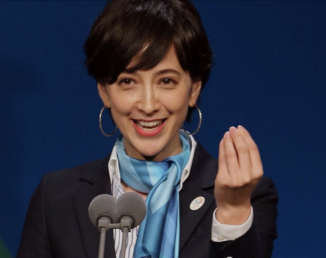 susu_rio's tweet photo. へ　ん　し　つ　しゃ
へんしつしゃ〜

#女子高生は斎藤元彦に近づいてはいけません https://t.co/MDO1OrQO17