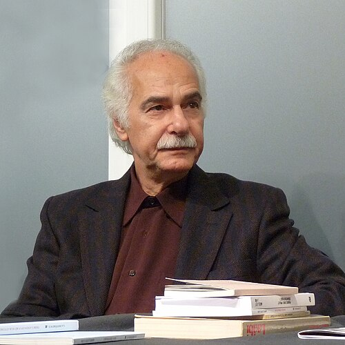 chahid_abdelf's tweet photo. الغواية العظمى للشعر!!!
"فأنا لم أعد أستطيع الفصل بين ما قد يتعلق بالشعر وما قد يكون من نصيب الحياة... إن الشعر يضاعف حواسي الخمس بقدر يجعله يتدخل في مختلف سلوكاتي وفي إدراكي لأي شيء..." 
عبد اللطيف اللعبي، الهوية: شاعر.. https://t.co/Sp4ovTR2bX