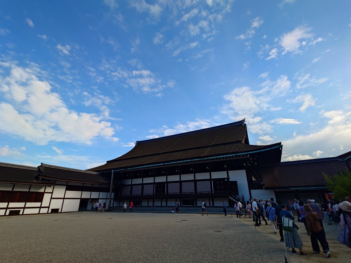 mimic007's tweet photo. 紫宸殿の裏にある清涼殿も見れなくなる https://t.co/mYMgf5msuG