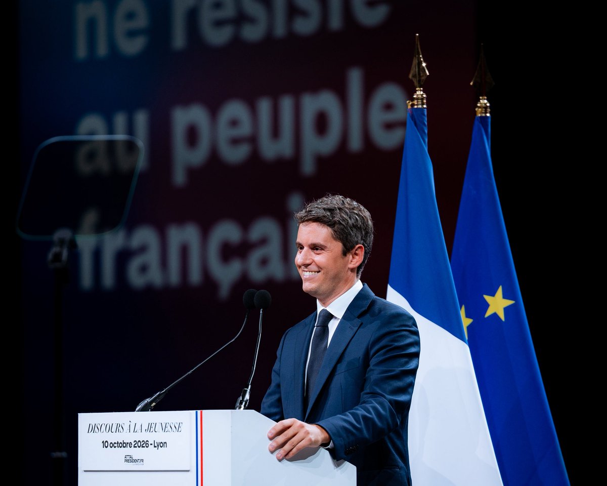 renaissance__75's tweet photo. Renaissance Paris était présent en force au grand meeting de Gabriel Attal à Lyon !

Plusieurs milliers de personnes rassemblées pour défendre une vision d’avenir pour notre jeunesse face à ceux qui l’instrumentalisent. https://t.co/jszj6l2cl5