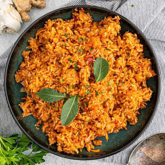 Marbae247's tweet photo. Let’s settle this once and for all: Nigerian jollof rice is not the best rice in Nigeria😭😂

There’s another rice that clears it. Argue with your ancestors😂🤲🏽 https://t.co/1S3ISPXmKC