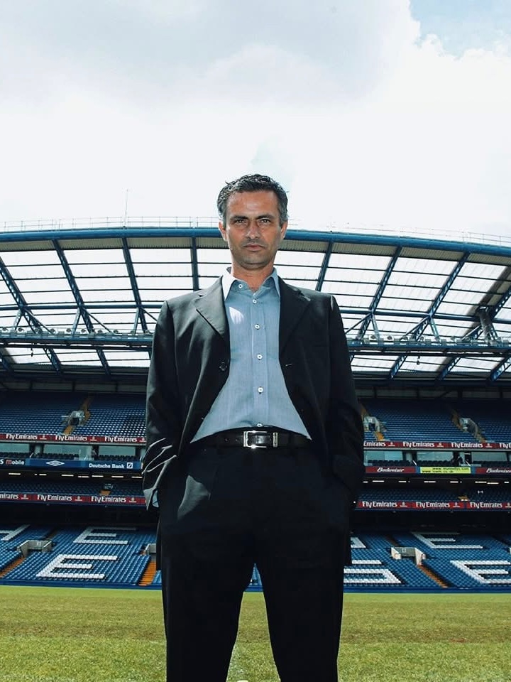 MadridXtra's tweet photo. 🚨 STAT: José Mourinho is the YOUNGEST manager to win the Premier League.

He won it in his first season as PL manager. https://t.co/We9dKnfr9f
