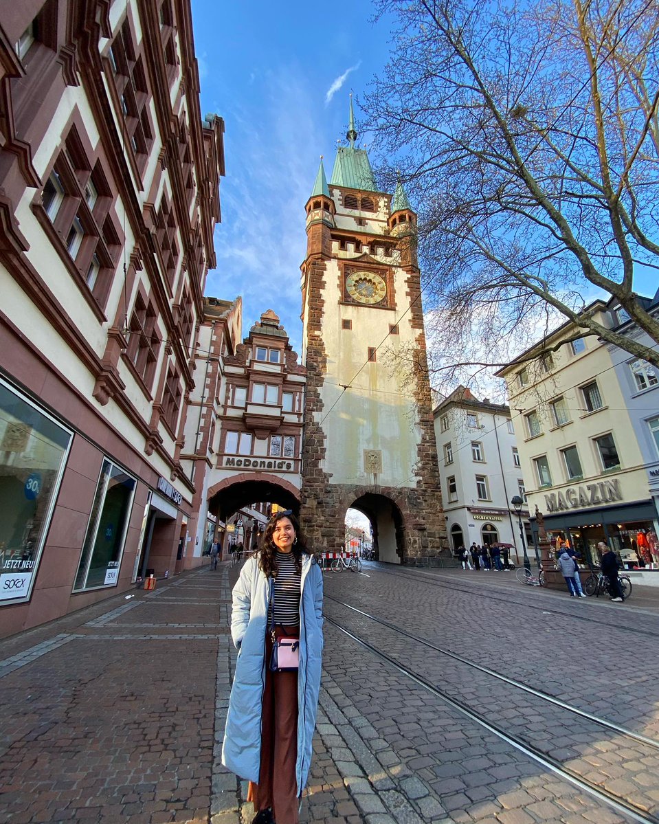 Aartisharma151's tweet photo. Walking through history, surrounded by stunning architecture, cobblestone streets, and a sky that feels like a dream. 🌍📸
If you could teleport anywhere in the world right now, would this be your destination? 👀👇
#ExploreTheWorld #ArchitectureLovers
#indian https://t.co/wIUbrHWw3B
