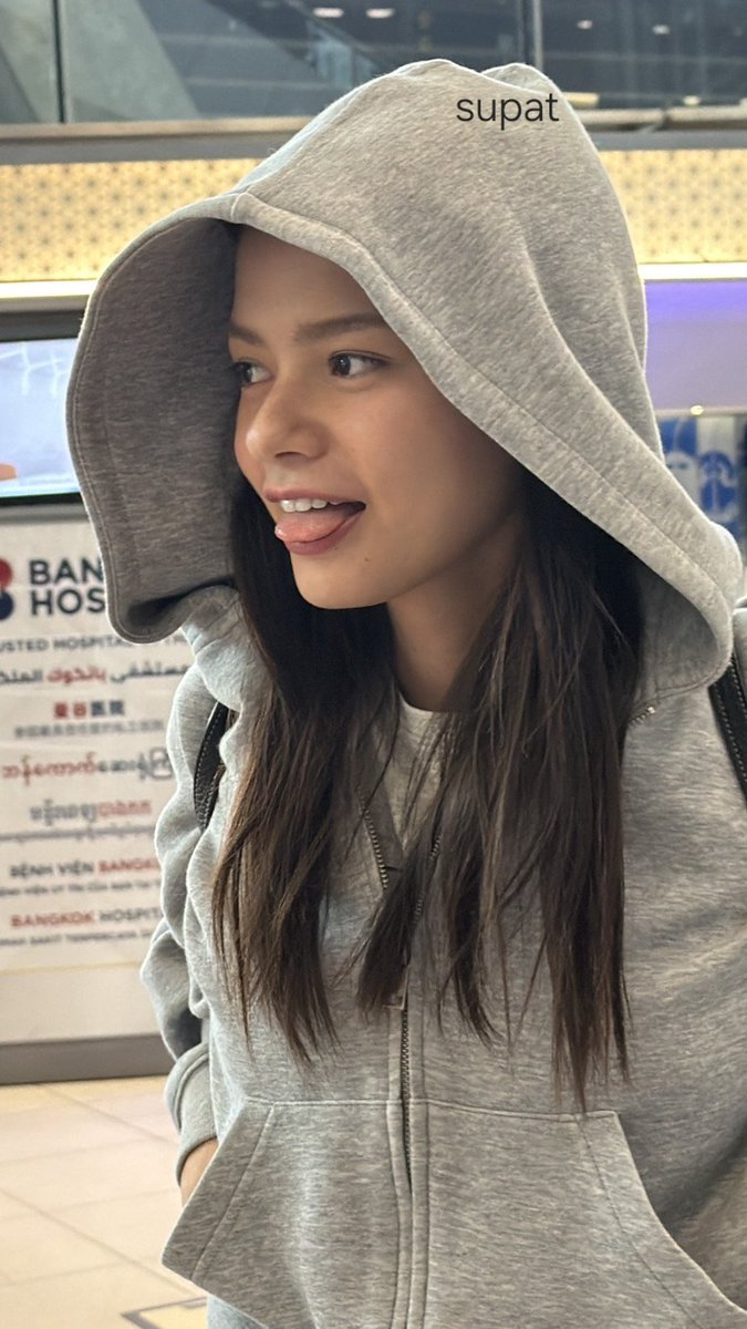 AlwaysWithBecca's tweet photo. ยินดีต้อนรับกลับไทยนะค้าบหมาเด็ก พักผ่อนเยอะๆน้า🫶😘

#beckysangels‌ 
#BeckyArmstrong‌ https://t.co/ue2eVtIUG9