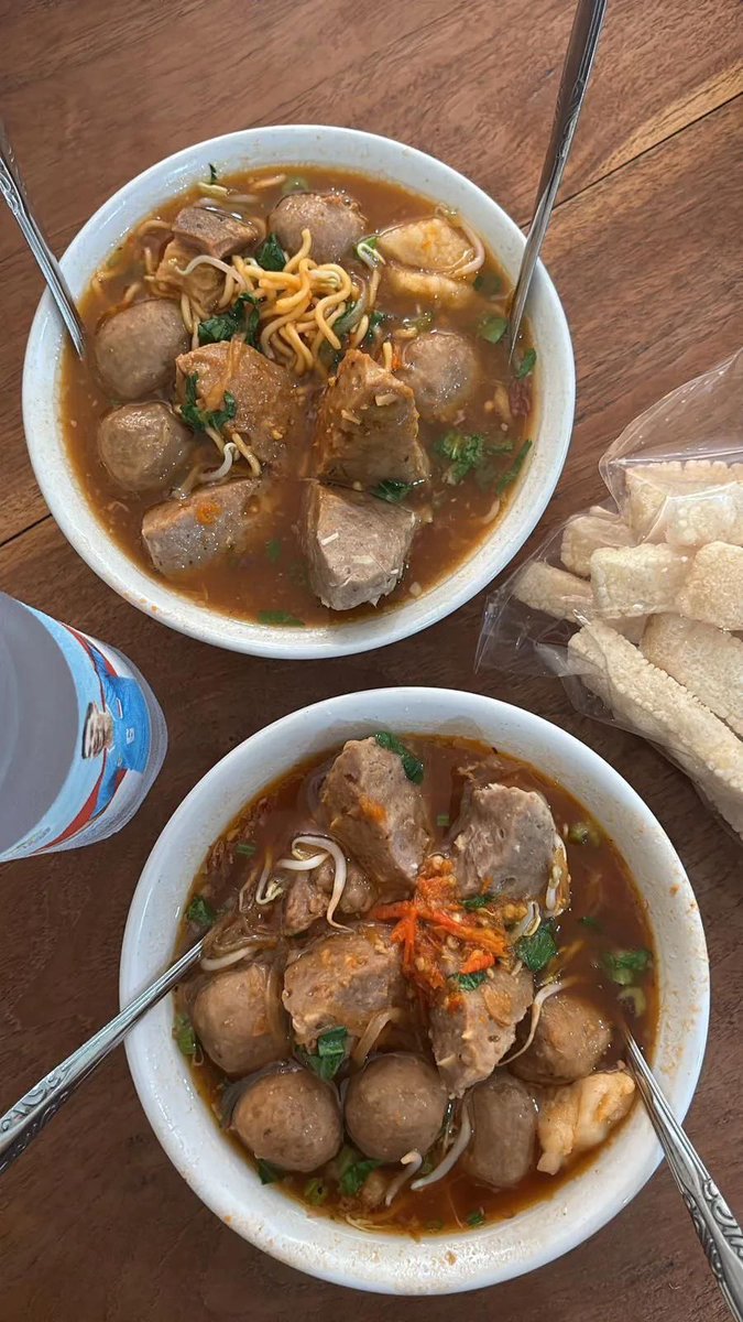 aenaheinm's tweet photo. kalian tim mam baso full sambal atau polos aja by? 🤤 https://t.co/Ds48jtGjwK