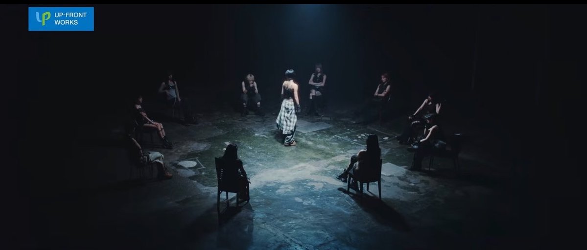 koro__kr11's tweet photo. YouTubeのコメント欄で「日本1美しい圧迫面接」て言われてて顎もげそうwwwwwwwwwww https://t.co/6q4hXJxzAJ