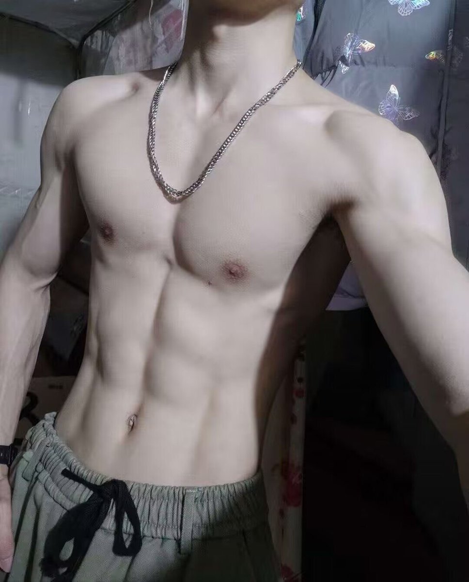 Jack74hr's tweet photo. 06男大在撸 谁聊 #男大 #腹肌 #18cm https://t.co/4Mns6lw8z7