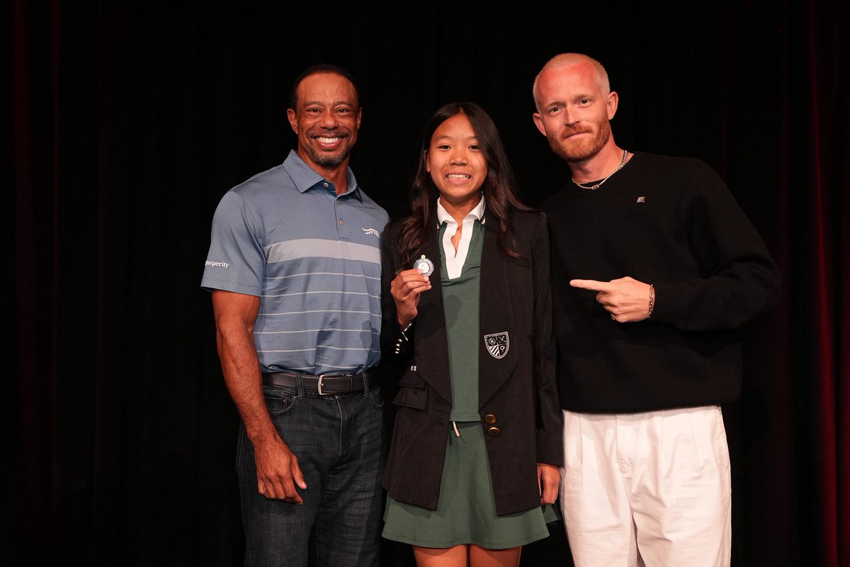 TGRLiveEvents's tweet photo. A special Sunday night at TGR JR Invitational presented by @TaylorMade and hosted by @pbresorts1919.
@TigerWoods  &amp; @nickgross  joined our junior golfers for conversation, questions &amp; plenty to celebrate before recognizing the hole in one made today &amp; our division finalists https://t.co/7Tqj0GqhCZ