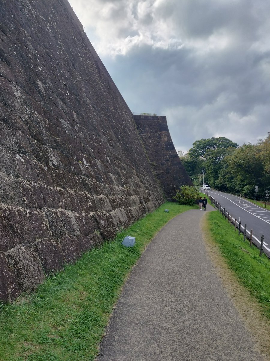 blktristars's tweet photo. 暇なのでお散歩と言いながらほぼ軽い登山🏯 https://t.co/1nE3A8zPkf