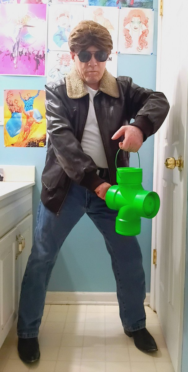 LenhardtEric's tweet photo. Since we didn't get a new episode of #Lanterns tonight I decided to take some pictures of my cosplay of Hal Jordan in my bomber jacket again because I only have the one picture on my phone #cosplay #greenlantern #haljordan #ring #bomberjacket #jeans #whiteshirt #boots #thrifty https://t.co/hF3Y26XkVs