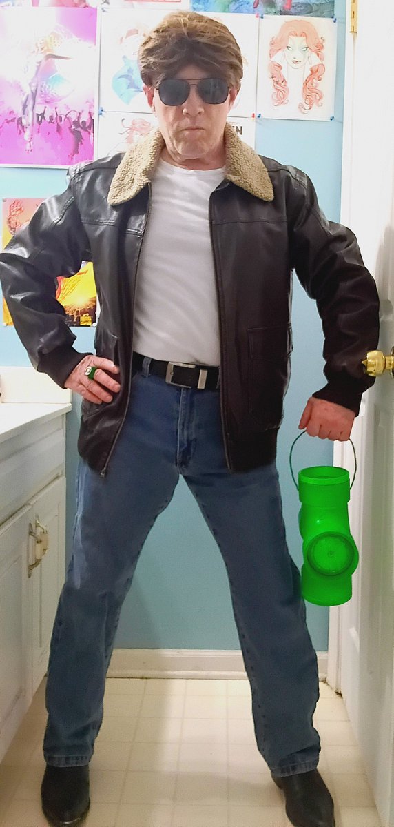 LenhardtEric's tweet photo. Since we didn't get a new episode of #Lanterns tonight I decided to take some pictures of my cosplay of Hal Jordan in my bomber jacket again because I only have the one picture on my phone #cosplay #greenlantern #haljordan #ring #bomberjacket #jeans #whiteshirt #boots #thrifty https://t.co/hF3Y26XkVs
