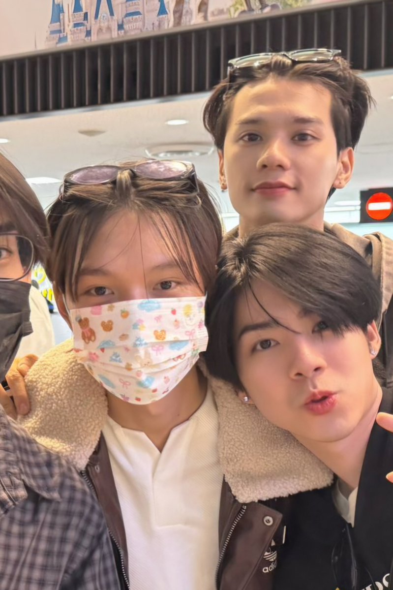phu_young_'s tweet photo. BiBi and his cute masks 😚

#nampingster #KengNamping https://t.co/qzIxOZ0R4n