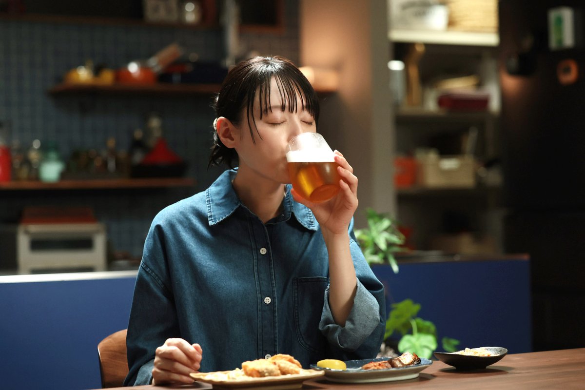 TVTOKYO_PR's tweet photo. 🍻今日深夜24時52分～『#晩酌の流儀５』 

今夜は「鮭のスイートチリソース焼き」で
お届けします！🐟✨

美幸（栗山千明）に好意を寄せるヤス（本宮泰風）とのデートに、アキラ（アキラ100％）と貝介（森岡豊）も
協力して距離を縮めようとする中、まさかの不良に絡まれる予期せぬトラブルが発生…！💦 
波乱のデートの行方は一体どうなる！？

今夜も極上の晩酌をお楽しみに🍻😋

📍詳しくは
@tx_banshaku
