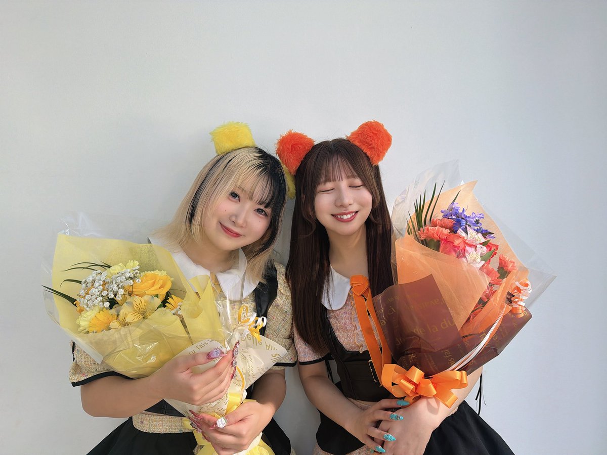 NANAPAN_GDL's tweet photo. 🐼｡･ﾟ🐾 ﾟ･｡🌈 ｡･ﾟ🐼

     🌏ライブ終了🌏

🐼｡･ﾟ🐾 ﾟ･｡🌈 ｡･ﾟ🐼

本日はお越しいただいたみなさん❣️
6人体制ラストライブ、そして最後まで笑顔溢れる素敵な時間をありがとうございました🐼🌈

なゆパンダとやちりんちょ.ᐟ
本当にお疲れ様でした🐼🧡💛

#ななパン。 https://t.co/7jXWchqFAx