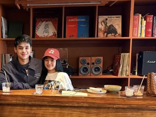 luvreyuh's tweet photo. looovers 🥹🤍 sobrang bagay pls hehe @biancadeveraa @dustinyuu https://t.co/rXnDUWoC4O