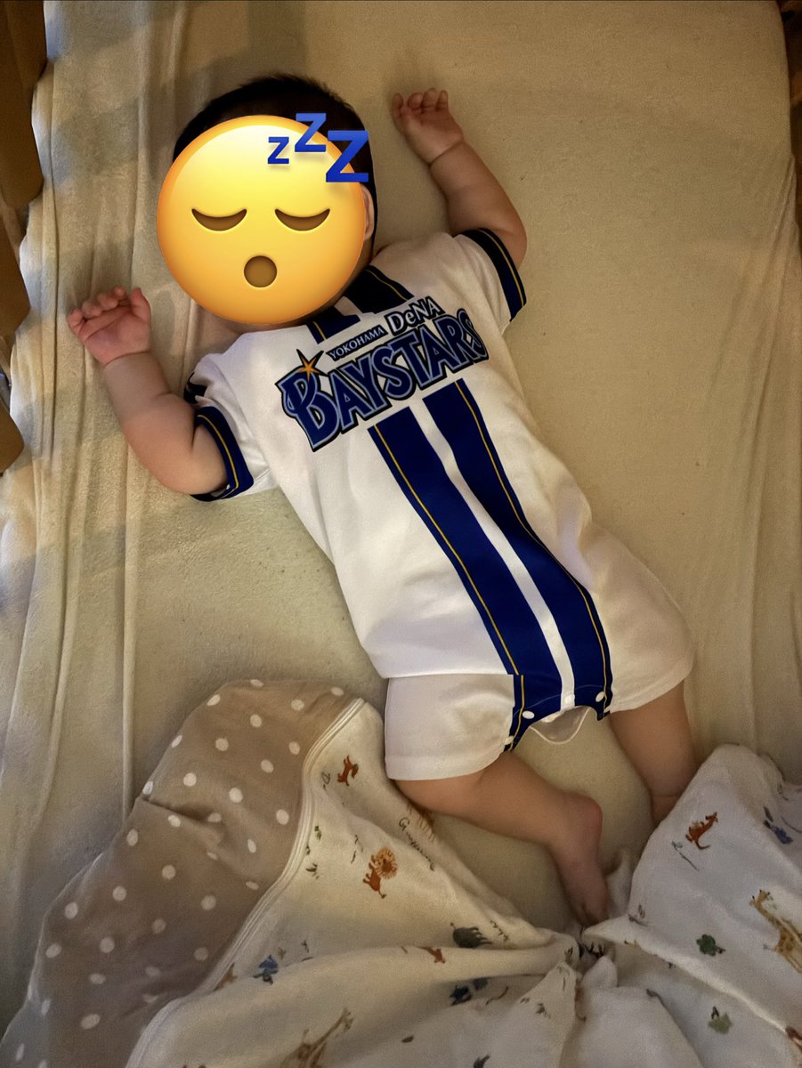 DeNA17yuta's tweet photo. CSファイルに進んで、息子も
スヤスヤ😴
寝てれば天使👼
起きれば怪獣🦖 https://t.co/BqfiEspZ5K